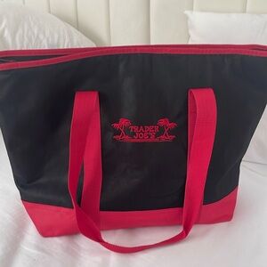 Trader Joe's Large Reusable Insulated Bag Black / Red